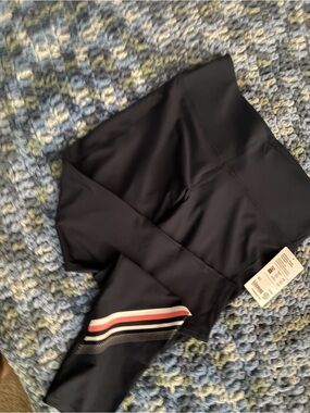 Athleta Interval Stash High Rise Tipped 7/8 Legging size XL, Navy, new with tags